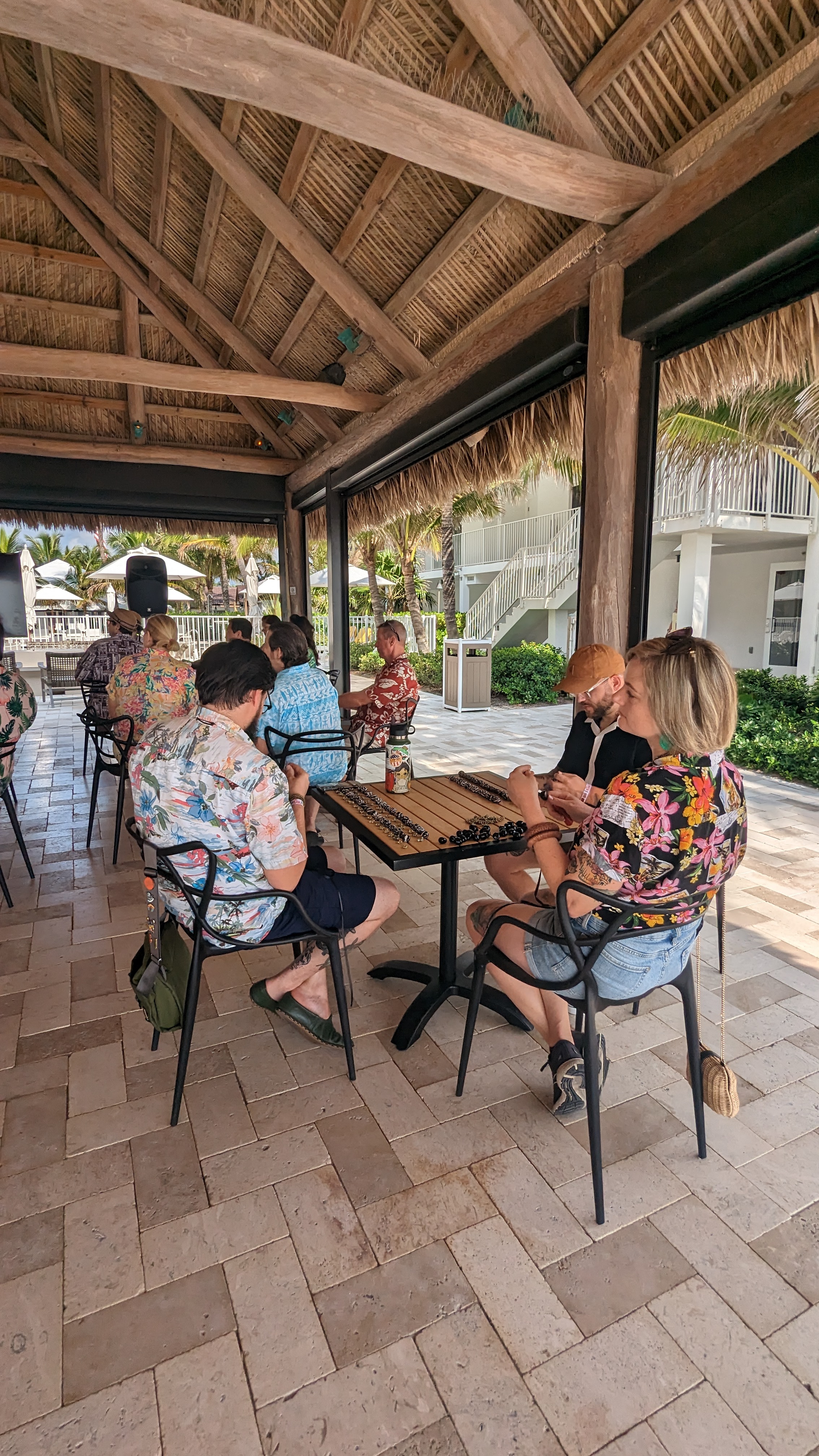 Kukui bead necklace workshop image